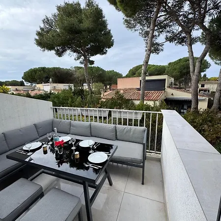 Black Pearl Apartment *