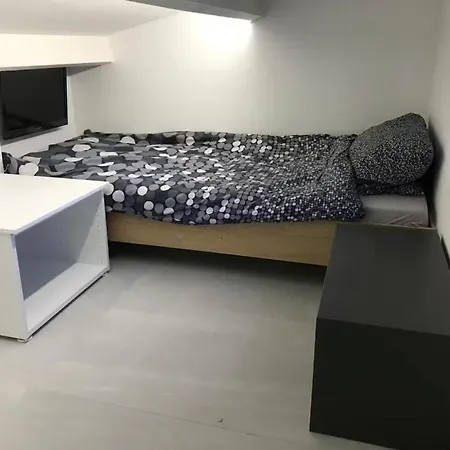 Black Pearl Apartment